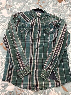 Green Plaid Button-Down Shirt with Chest Pockets